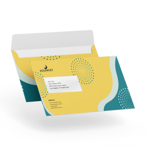 Volledig bedrukte enveloppen in het geel met blauwe accenten. Zowel voor als achterkant is zichtbaar.